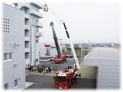 「はしご車搭乗体験」