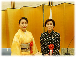 平田代表（左）、木沢会長（右）