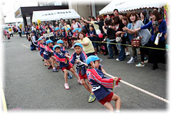 「幼年綱引き大会」