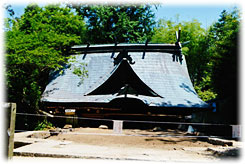 屋根だけになった木山神宮